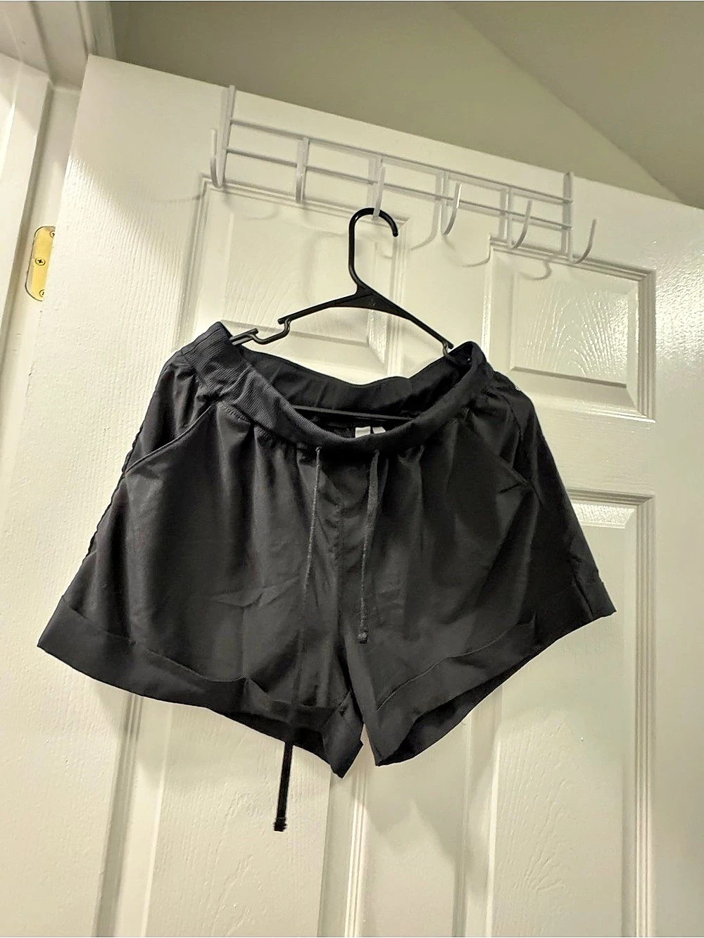 Zella Athletic Shorts in Black Size Large Like New
